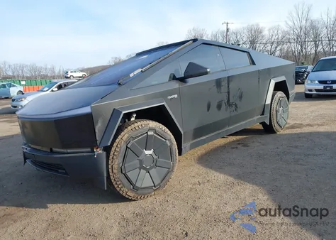 2024 Tesla Cybertruck Cyberbeast z USA, uszkodzony, nr VIN 7G2CEHEE0RA022767